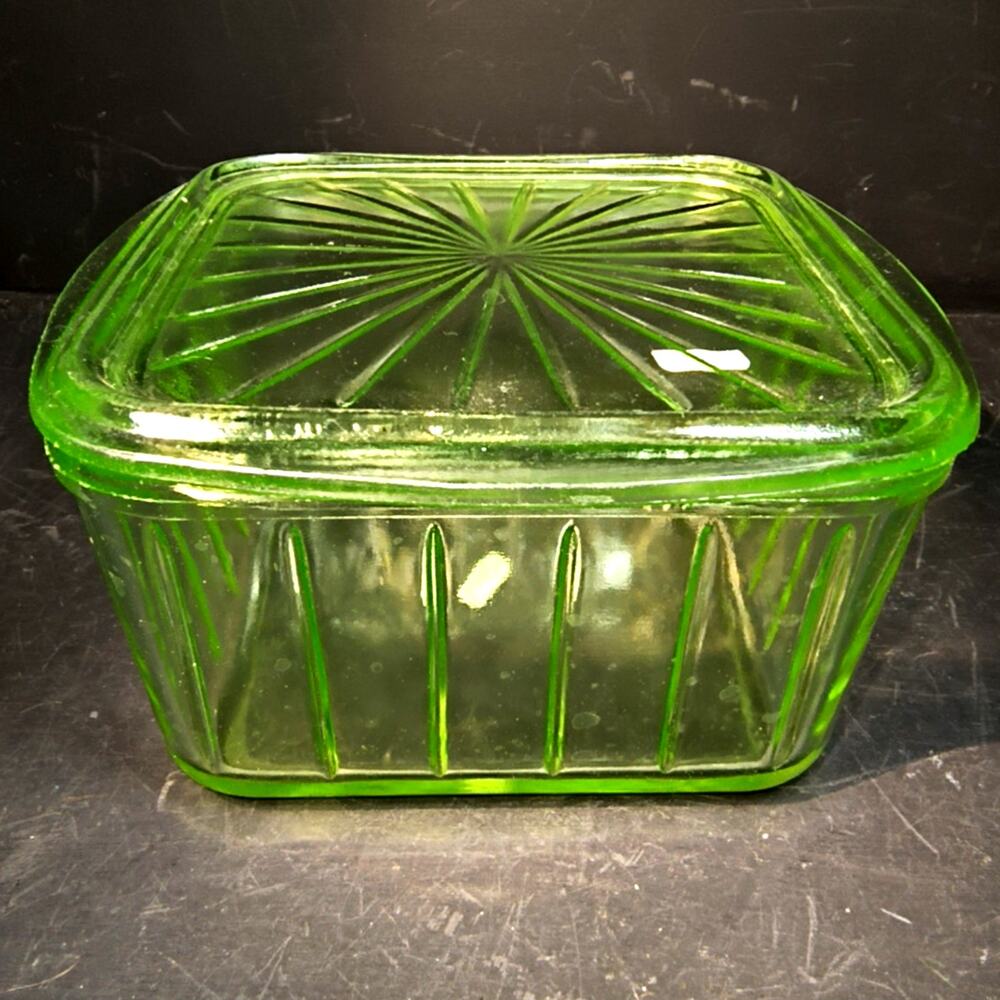 722. Vintage Square Glass Fridgie Container with Lid Vaseeline UV Reactive